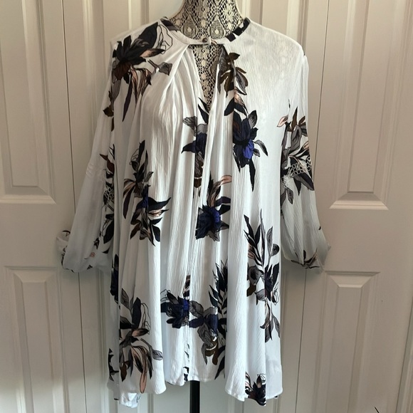 Free people swing tunic or mini dress in fun orchid print. - Picture 2 of 16
